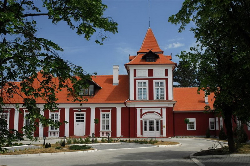 Dvorac Kastel 1а - visitzrenjanin.com